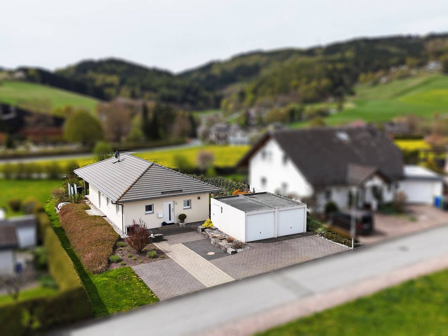 Thumbnail-Neuwertiger Bungalow mit Energieeffizienzklasse A+ in herrlicher Natur von Willingen
