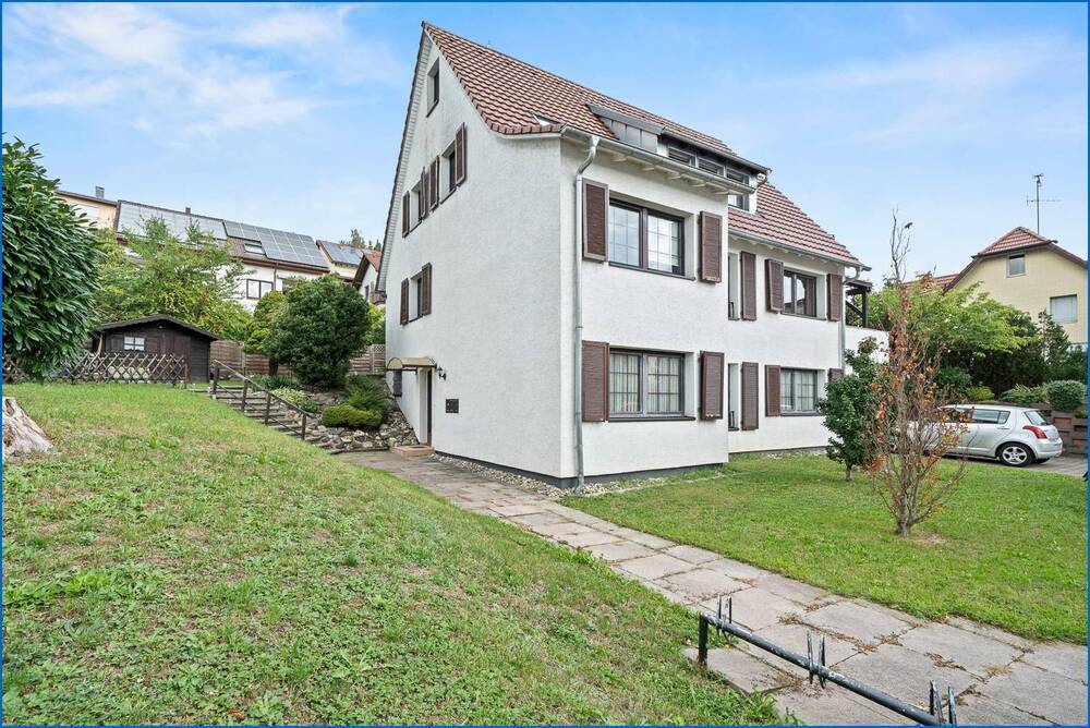 Thumbnail-Modernes Zweifamilienhaus plus Gewerbeeinheit insgesamt ca. 243m² und großzügigen Freiflächen.