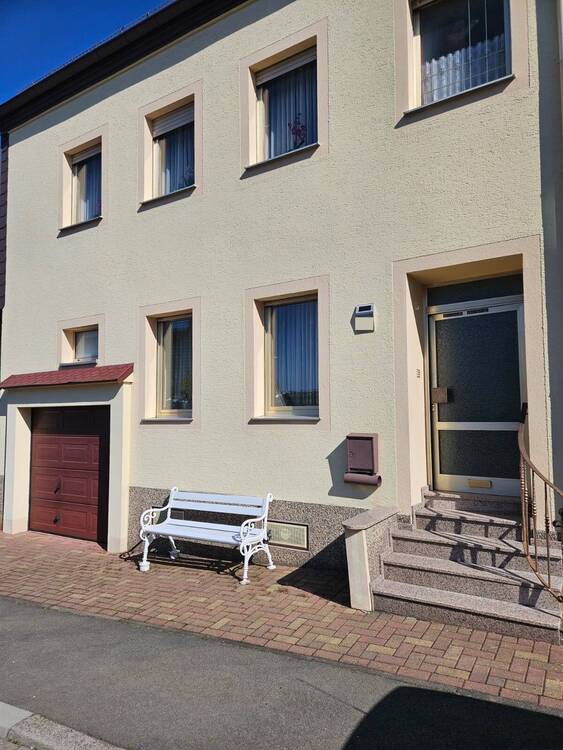 Thumbnail-Mehrfamilienhaus, 2 Küchen, 4 Bäder, Garage, großem Grundstück und tollem Ausblick