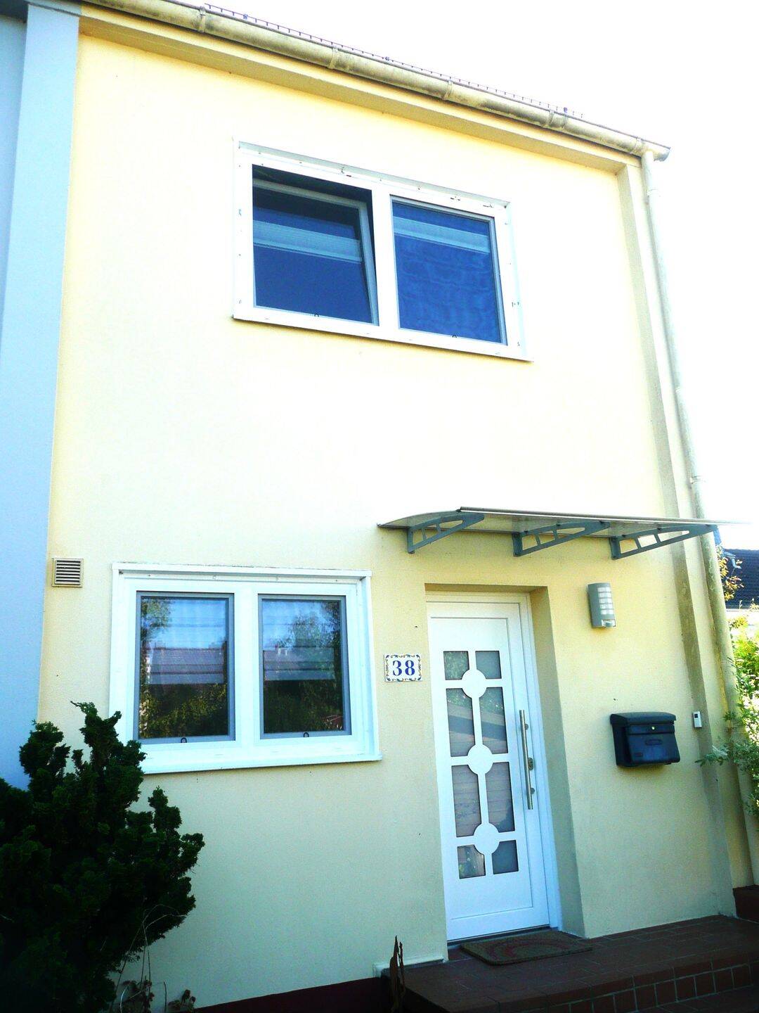 Thumbnail-25336 Elmshorn : z.Zt. reserviert ! gepflegtes , renoviertes und modernisiertes Reihenendhaus FREI - ideal für 2 Personen !