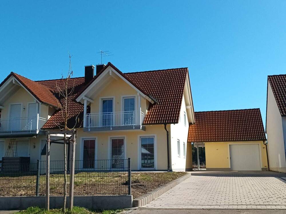Thumbnail-+++Herrliche Doppelhaushälfte mit großer Garage und Garten! +++
