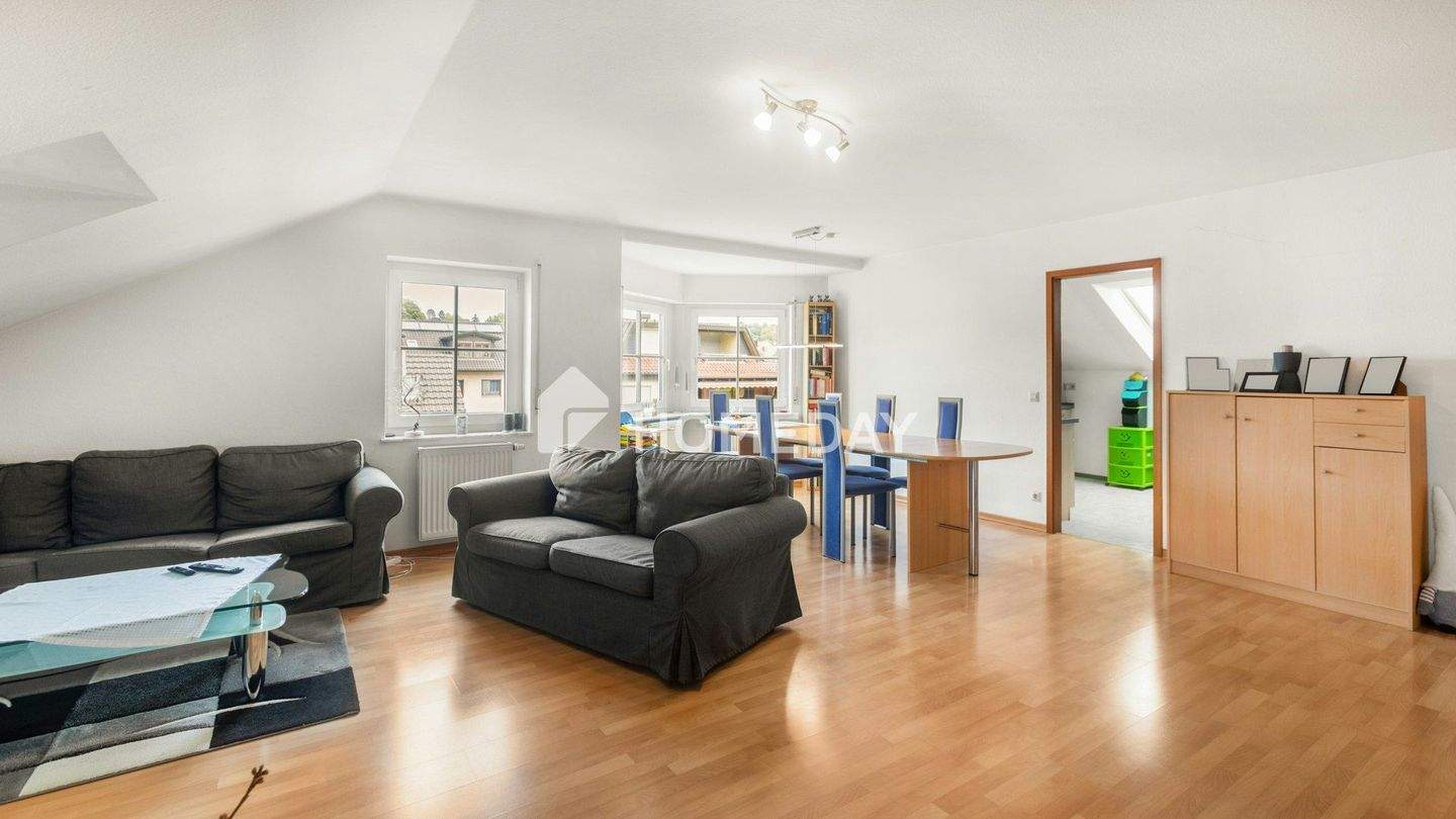 Thumbnail-Sonnenbalkon, Raumgefühl, Ruhe - diese DG-Wohnung hat das gewisse Extra