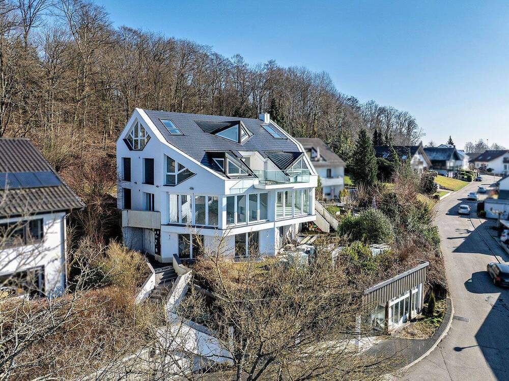 Thumbnail-Elegante Doppelhaushälfte im Villenstil mit erstklassiger Ausstattung