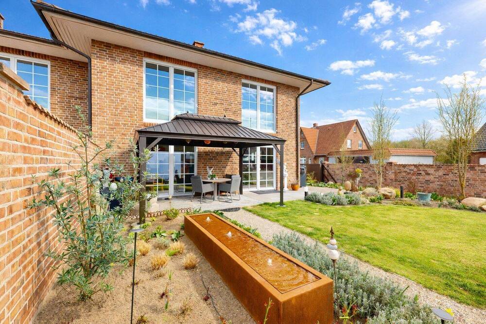 Thumbnail-Luxus-Doppelhaushälfte (Einzelhauscharakter) mit Top-Ausstattung: Komplettmodernisierung 2024