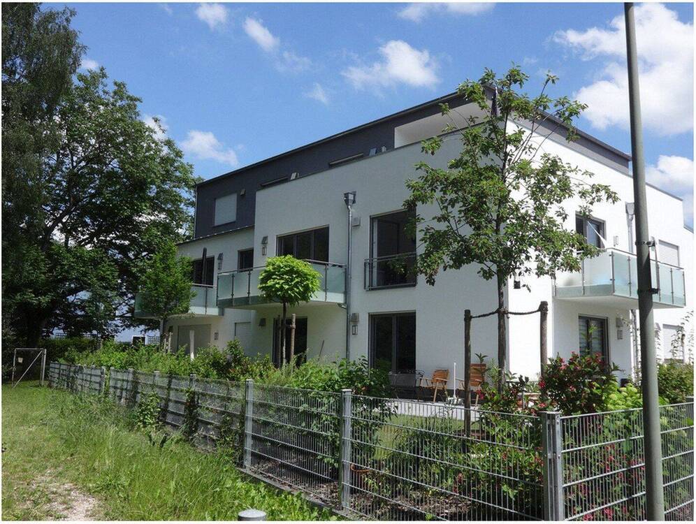 Thumbnail-Im Grünen und doch zentral! Ruhige 3,5 Zimmer Wohnung mit großen Balkon in Freising-StadtIsarauen