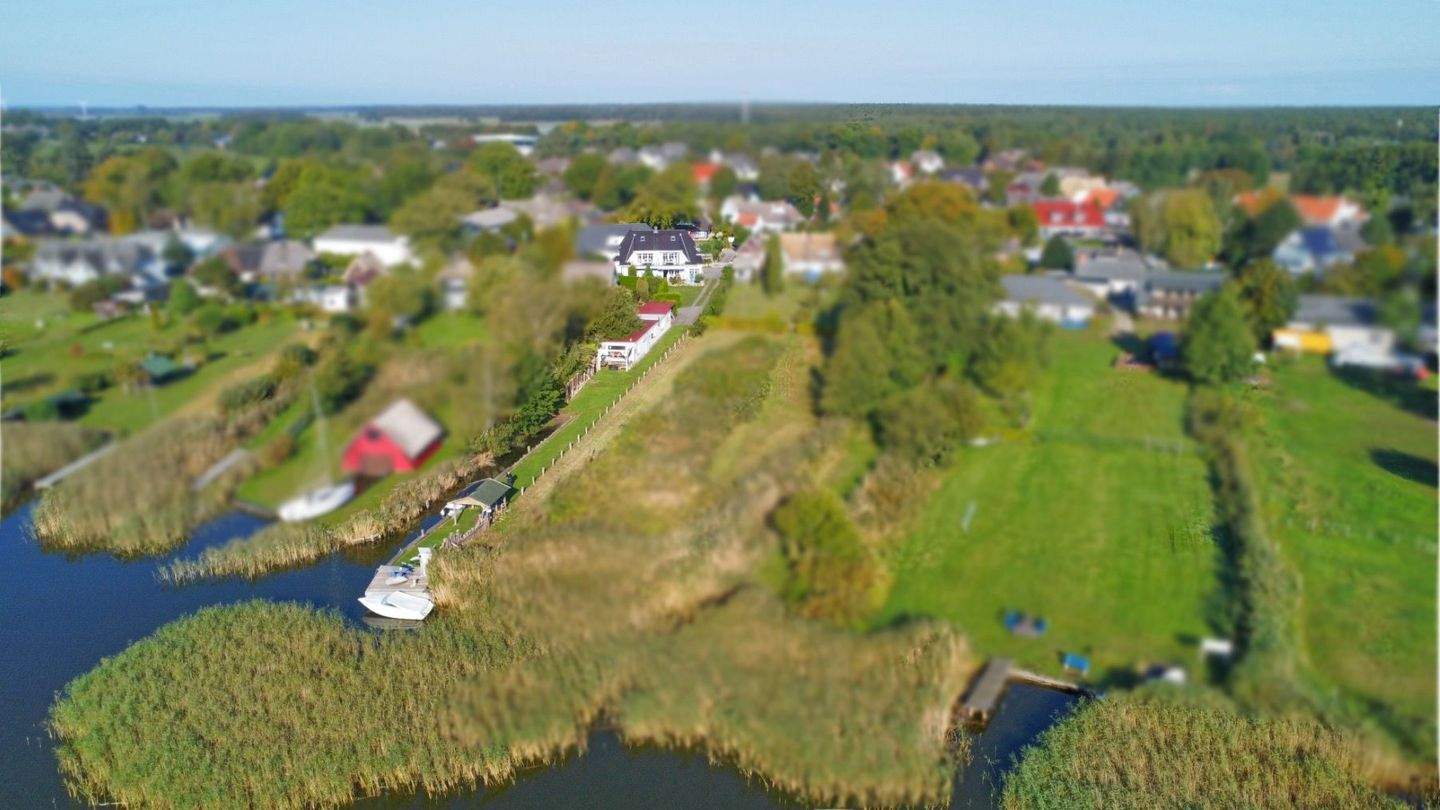 Thumbnail-Boddenanwesen mit eigenem Hafen