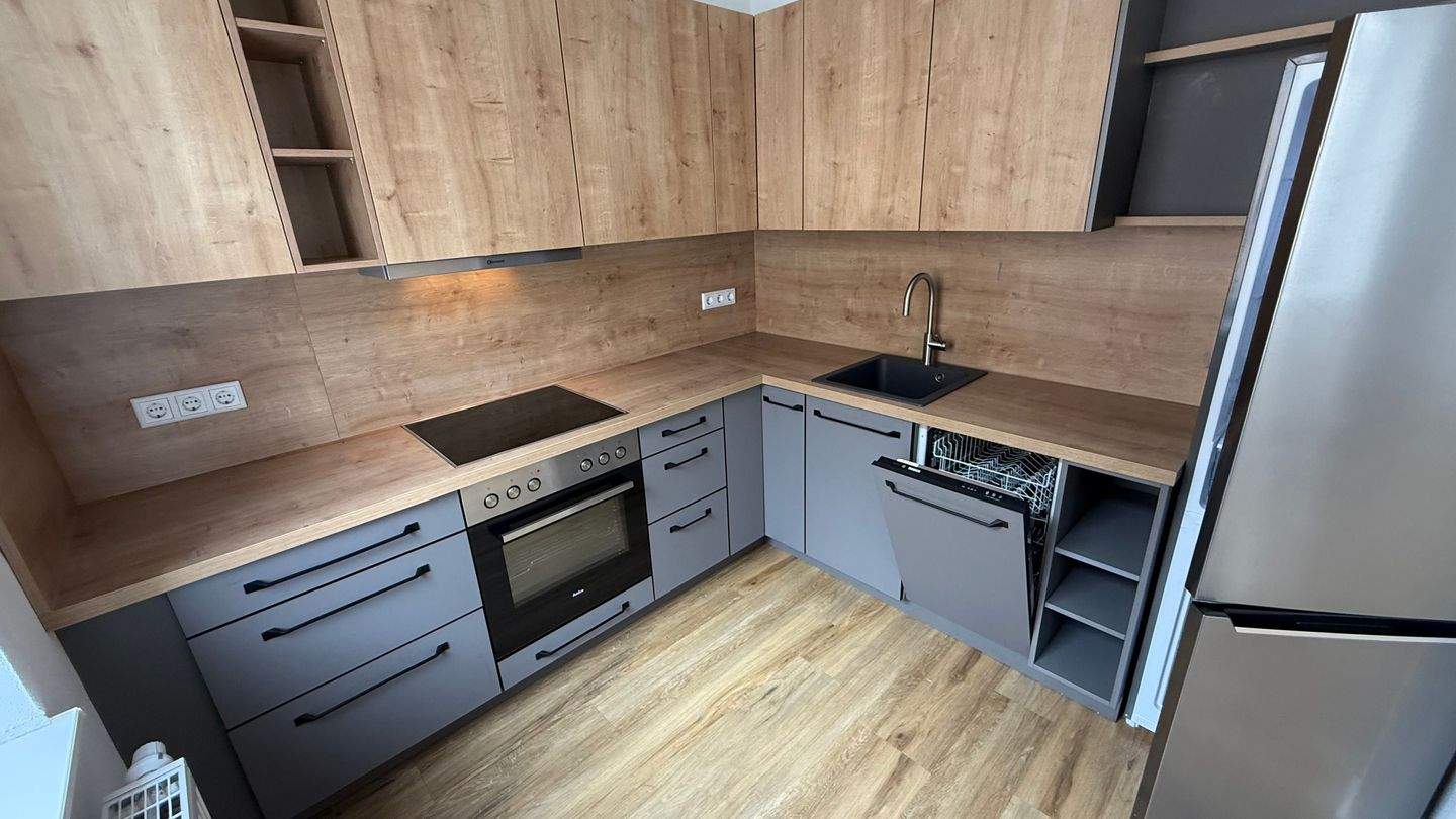 Thumbnail-EBK *** 1. OG - Balkon* moderne Fliesen* tolles Laminat* Citynah !