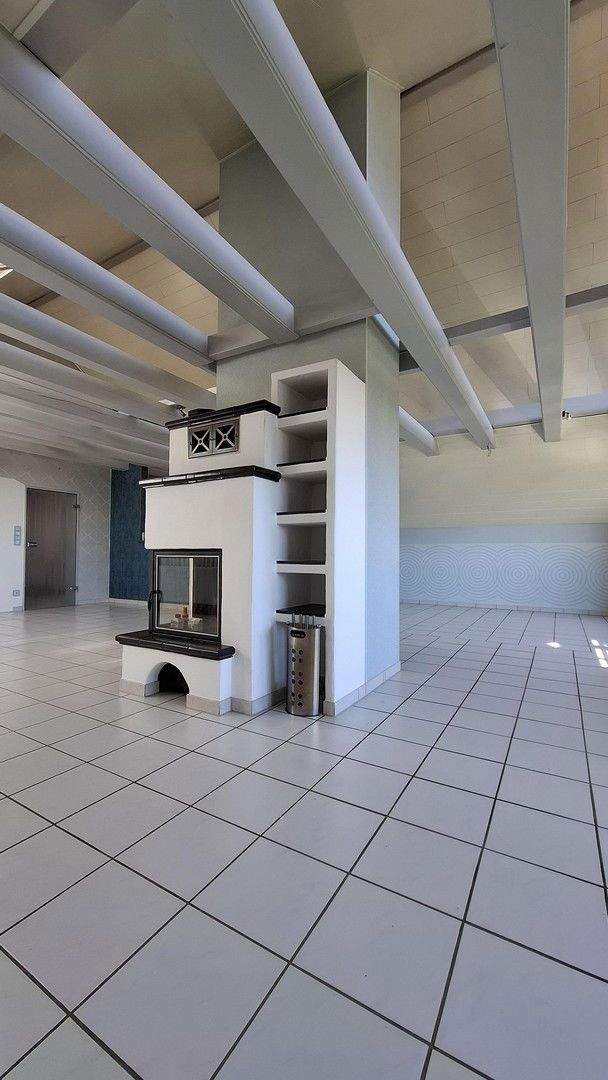 Thumbnail-Exklusive 155 m² Dachgeschosswohnung mit 64m² großem Wohnzimmer !