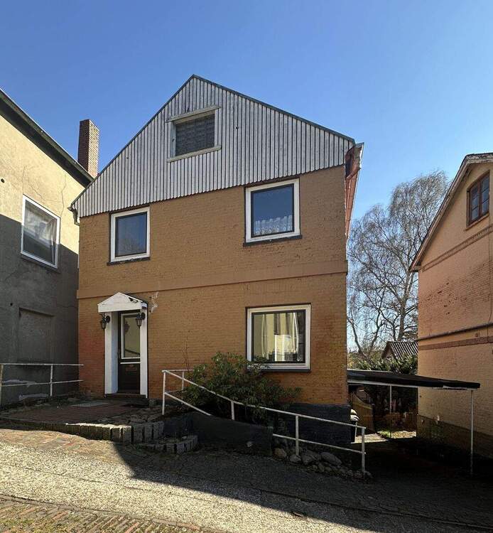 Thumbnail-Sanierungsbedürftiges Haus am Norderdeich
