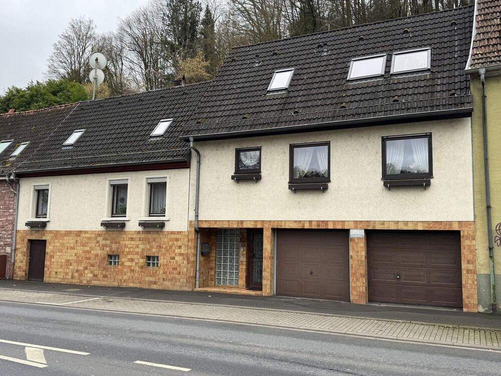 Thumbnail-Großzügiges Wohnhaus mit 184 m² & 2 Garagen in Heidelberg-Schlierbach - bezugsfrei