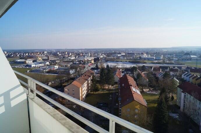 Thumbnail-Tolle Panoramawohnung, ruhige Lage, saniertes MFH, Balkon