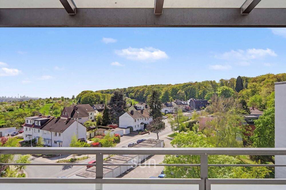 Thumbnail-PENTHOUSE-FEELING, SKYLINEBLICK & GRÜNEM UMFELD - Gepflegte 3-Zi-Wohnung in SEULBERG Friedrichsdorf