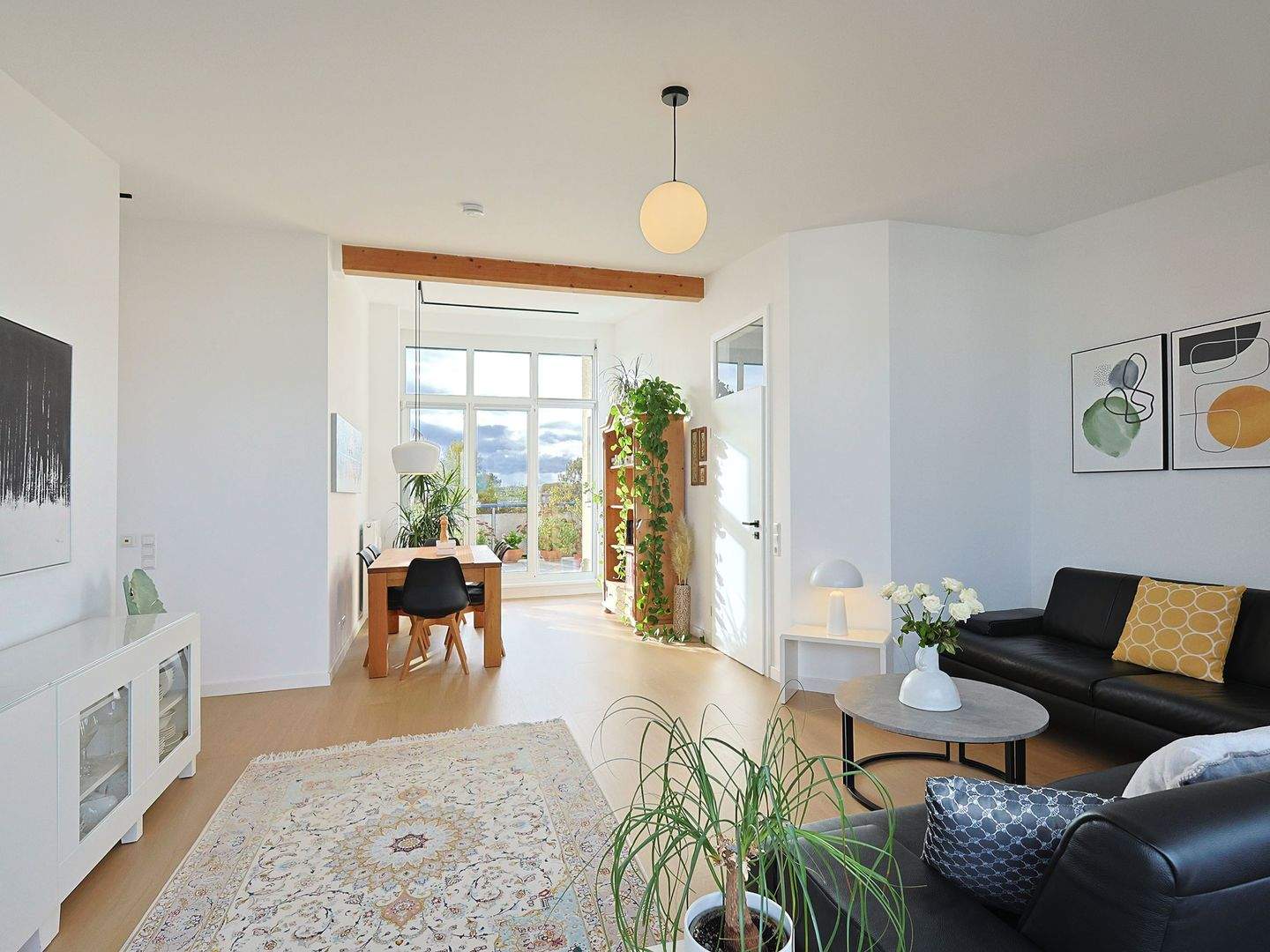 Thumbnail-Moderne, lichtdurchflutete Wohnung mit 2 Balkonen und traumhaftem Weitblick in Pattonville