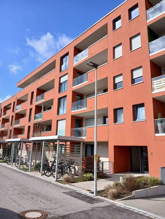 Thumbnail-Teilmöblierte 2 Z. Whg. mit Balkon und TG-Stellplatz in direkter Nähe zum Klinikum Süd und Messe zu vermieten