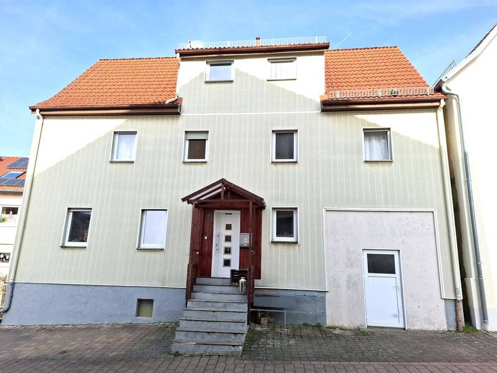 Thumbnail-Älteres Wohnhaus in einer Anliegerstraße im Wohngebiet Igersheim