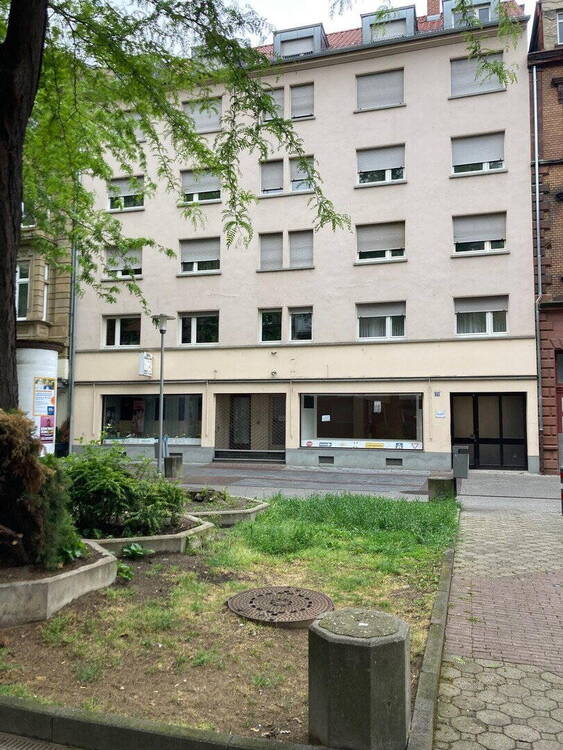 Thumbnail-Geräumige 2 Zimmer Wohnung mit Balkon und Dachterrasse in Ludwigshafen Mitte