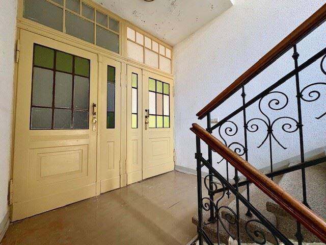 Thumbnail-helle, großzügig geschnittene Zwei-Raum-Wohnung