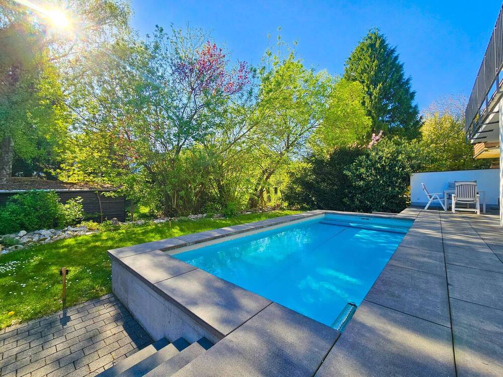 Thumbnail-Wahres Raumwunder: Einfamilienhaus mit Pool, Sauna und Garten in bester Taunuslage
