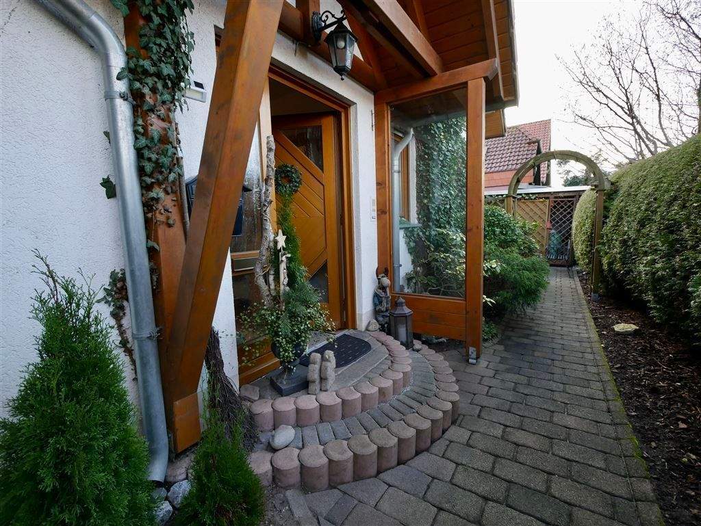 Thumbnail-Charmante Doppelhaushälfte in gewachsener Wohnlage - viel Platz für die ganze Familie