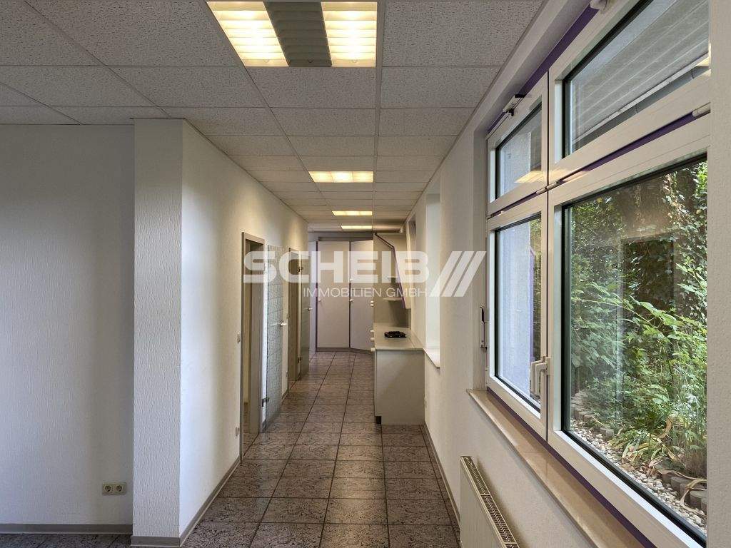 Thumbnail-gut ausgestattete Bürofläche im Erdgeschoss