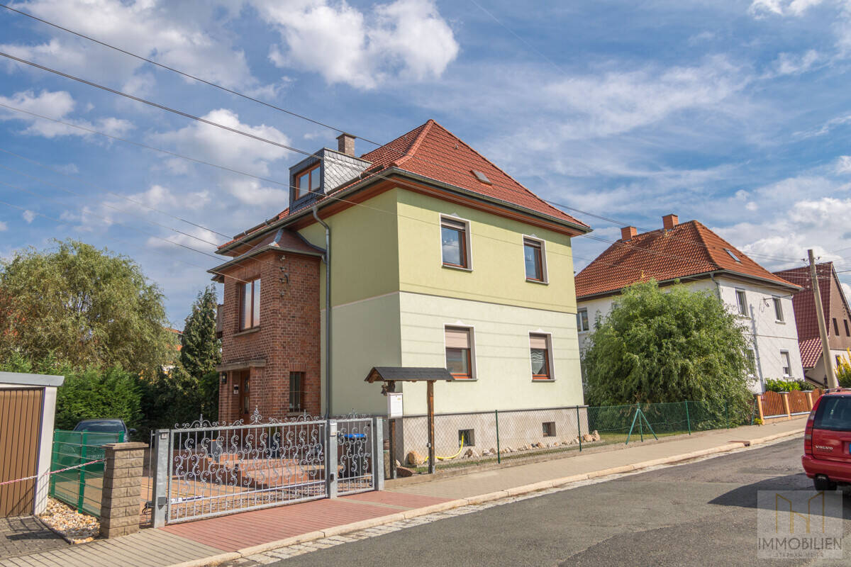 Thumbnail-Zweifamilienhaus mit Option zum großzügigen Einfamilienhaus in Rudolstadt-Cumbach