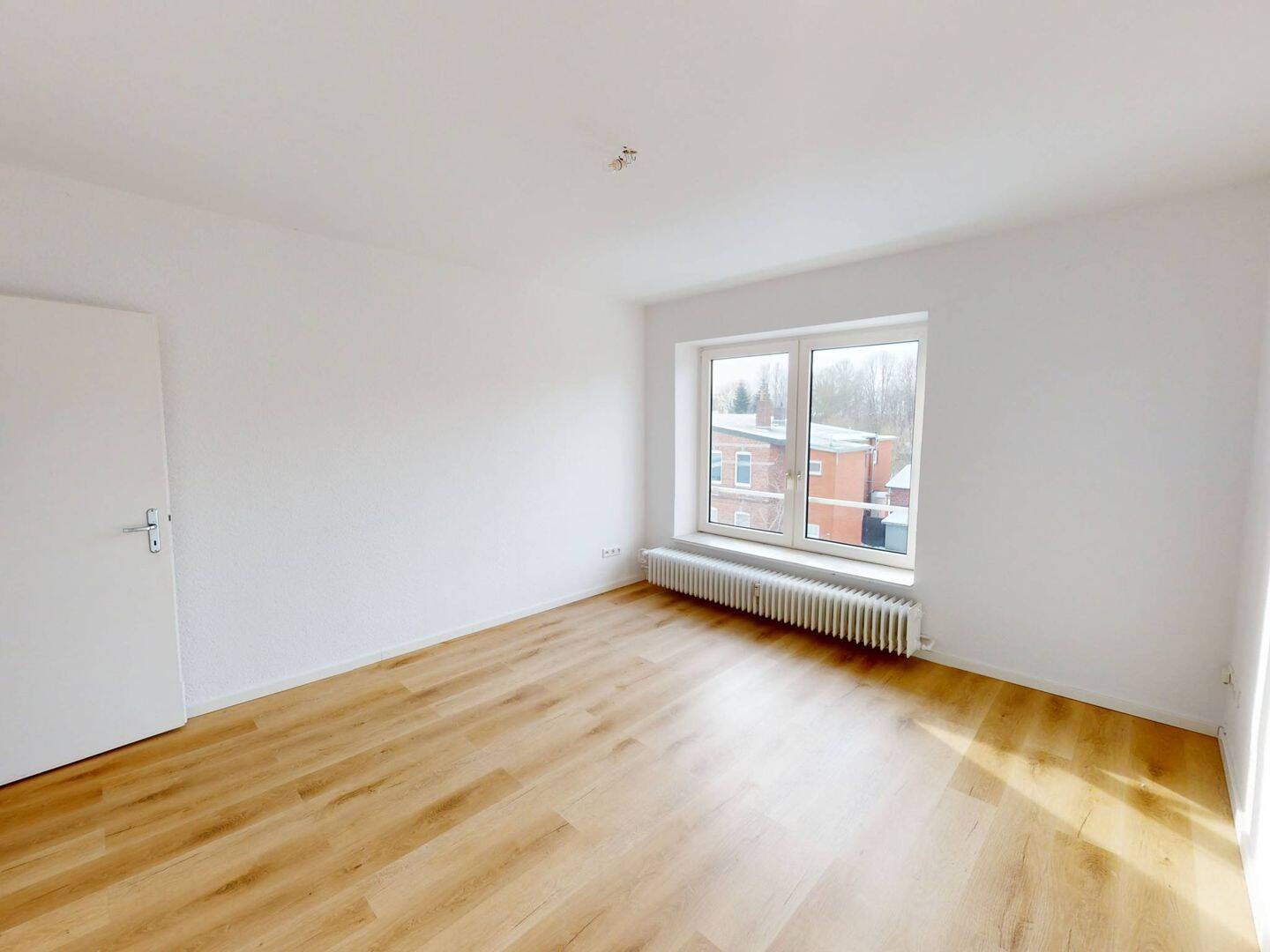 Thumbnail-**FRISCH SANIERT** Helle 3-Zimmer-Wohnung mit EBK und Wannenbad