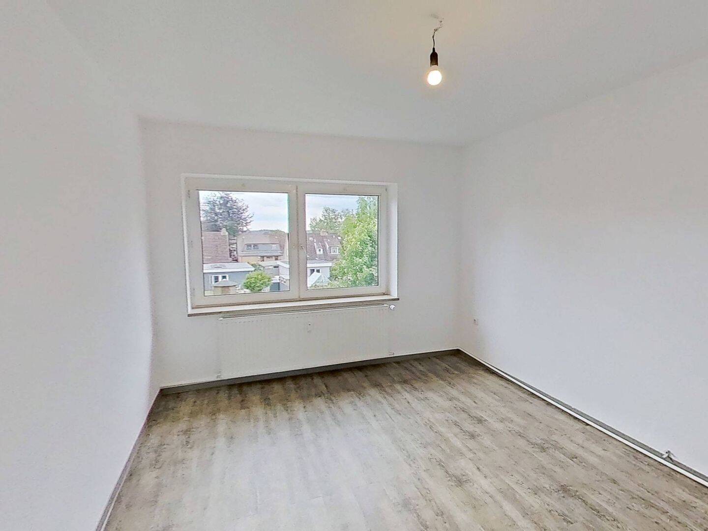 Thumbnail-Großzügig geschnittene 3-Zimmer-Wohnung mit EBK und Wannenbad im Norden von Bordesholm