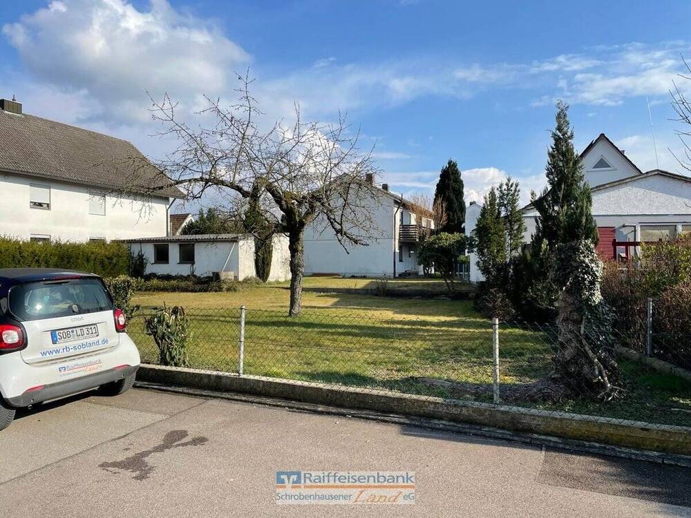 Thumbnail-Investorgrundstück: Baugrundstück für ein Doppelhaus (2 DHH) und ein 3er Reihenhaus (2 REH, 1 RMH)