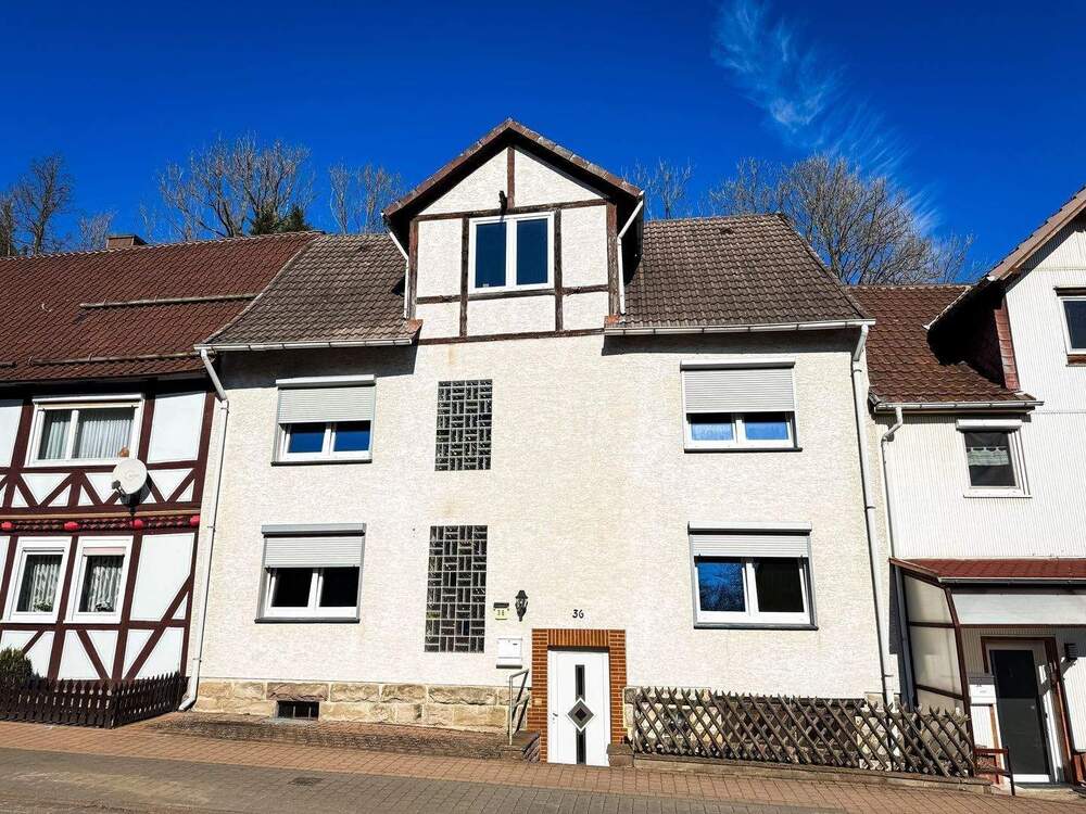 Thumbnail-Projekt für Handwerker: Massiv gebautes Einfamilienhaus in Rommerode