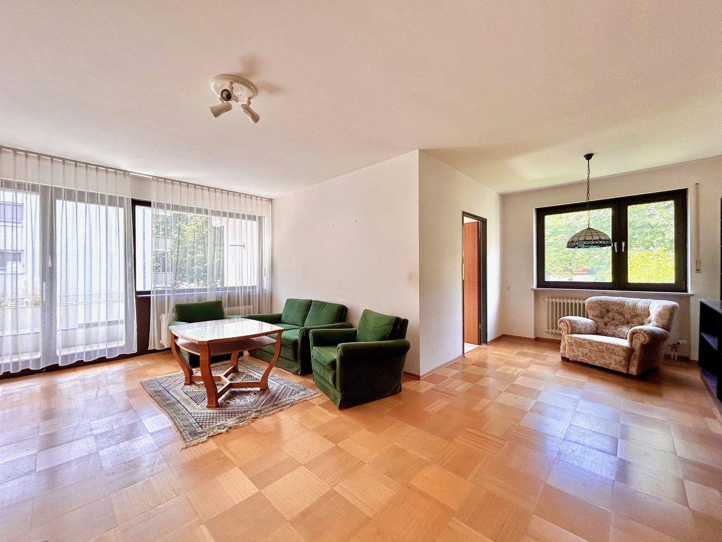 Thumbnail-2- Zimmerwohnung mit Loggia und TG-Stellplatz in München-Forstenried