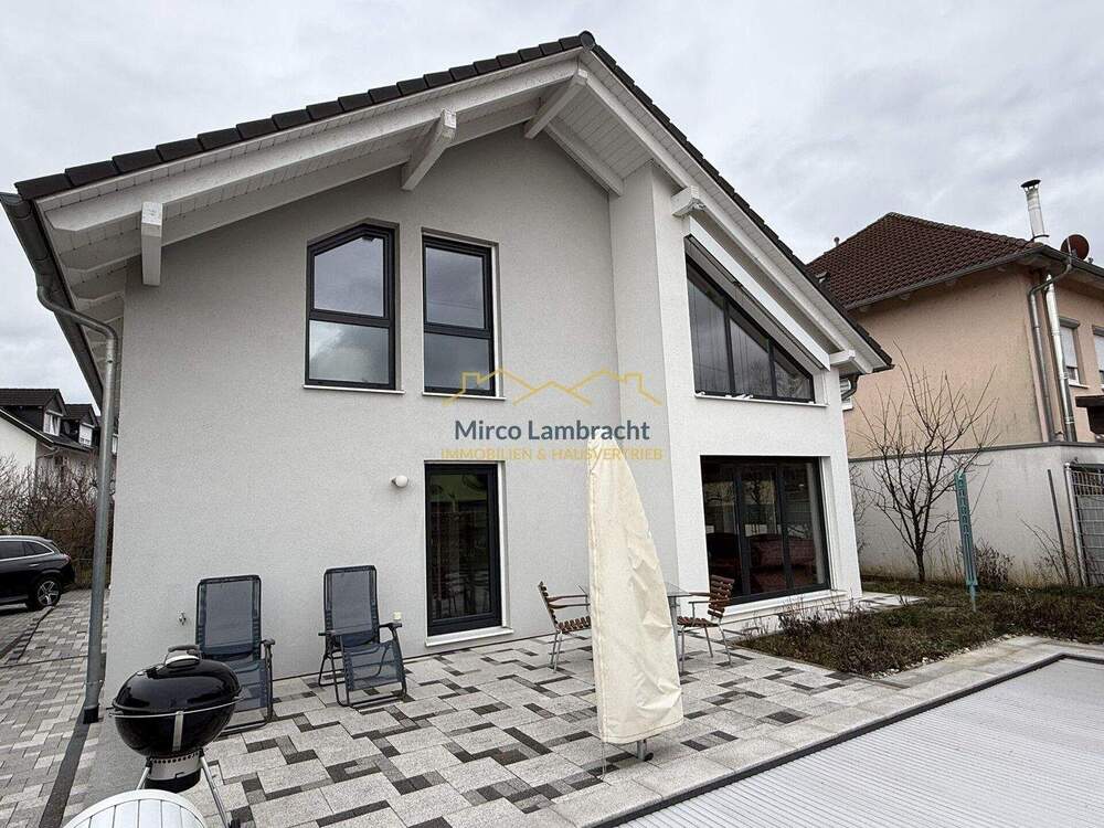 Thumbnail-Ein Haus, das seiner Zeit voraus gebaut wurde - effiziente Qualität Bereit für die Zukunft