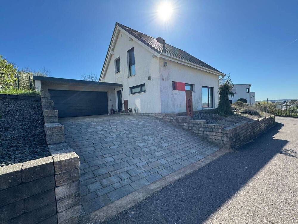 Thumbnail-Schönes Einfamilienhaus in ruhiger Lage mit Garten