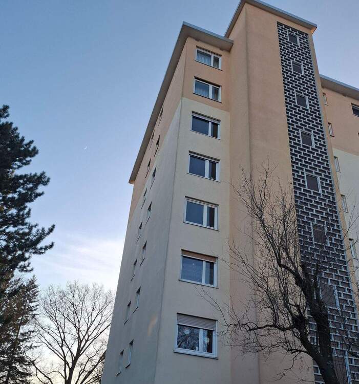 Thumbnail-Wohnung mit Weitblick in Erlangen (Renovierungsbedarf)