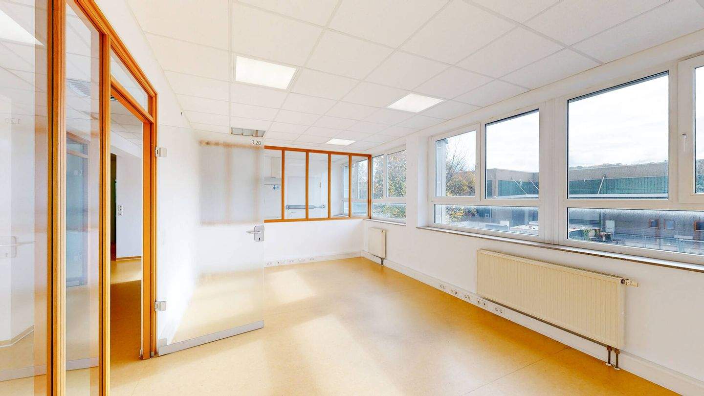 Thumbnail-Attraktive Büroräume mit Stellplätzen in guter Lage