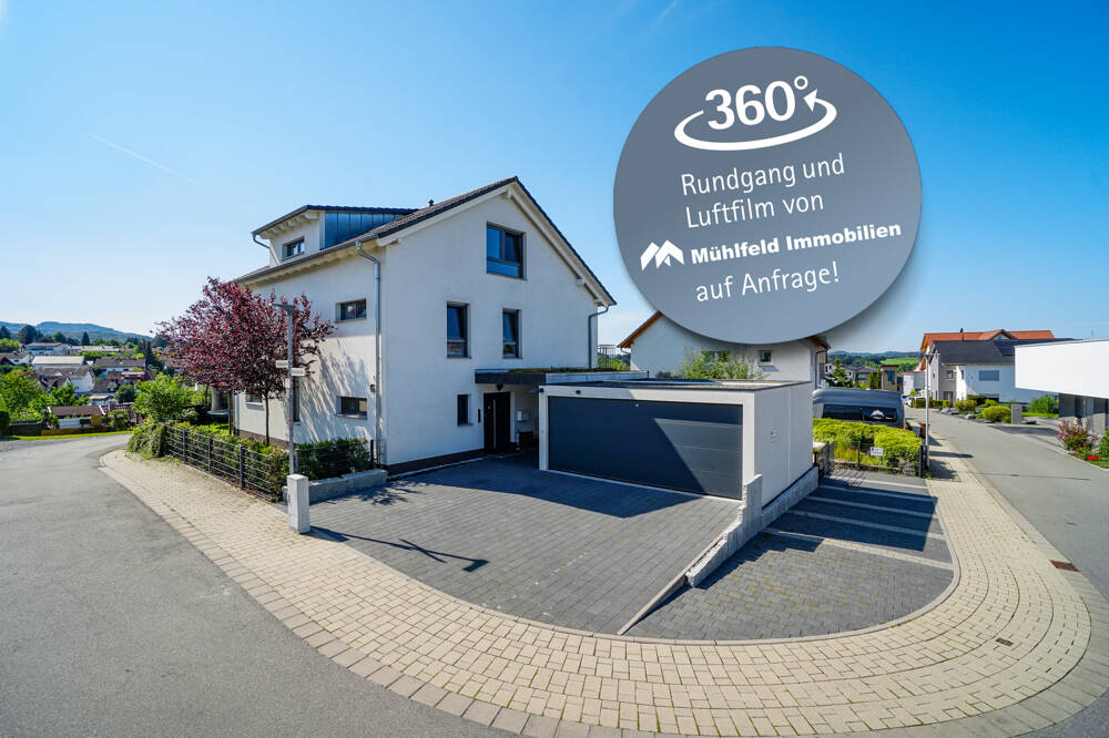 Einfamilienhaus und Doppelgarage