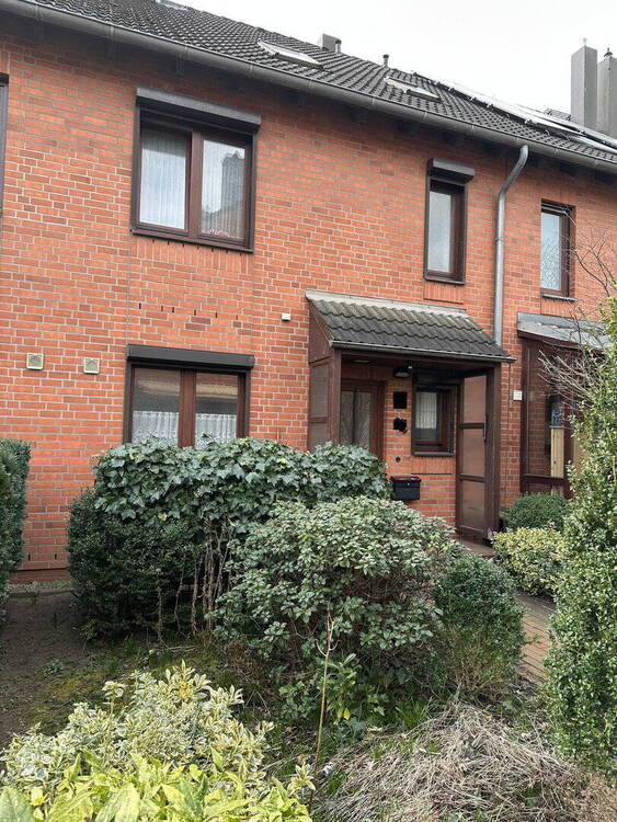 Thumbnail-Großzügiges Reihenmittelhaus mit Kaminoption, Garage, Keller & Glasfaser in Kiel-Russee