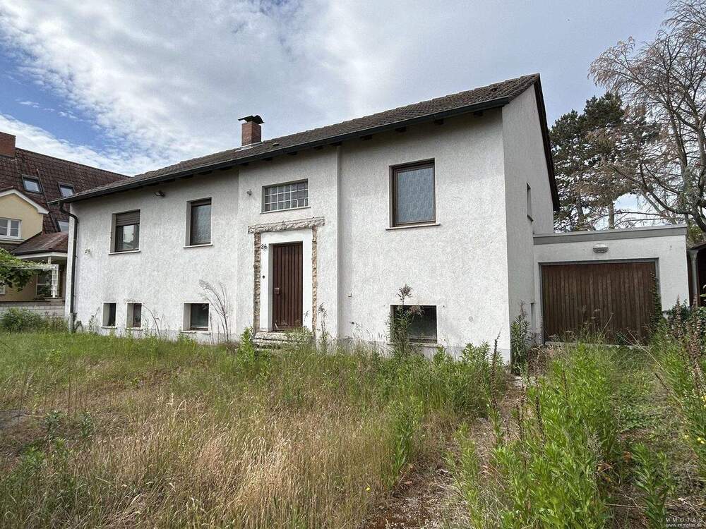 Thumbnail-Freistehendes Einfamilienhaus - bereits entkernt - mit großem Grundstück in Top-Lage in Limburgerhof