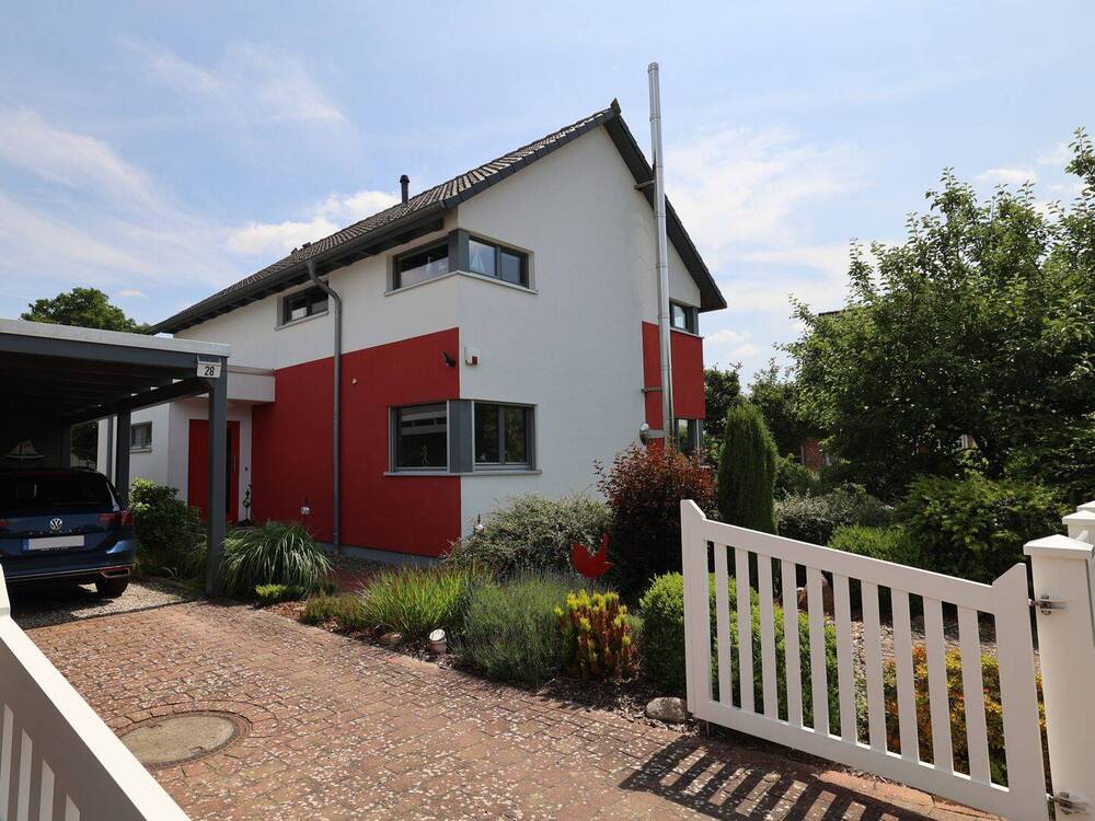 Thumbnail-Stilvolles KfW-75-Haus mit Wintergarten in familienfreundlicher Lage