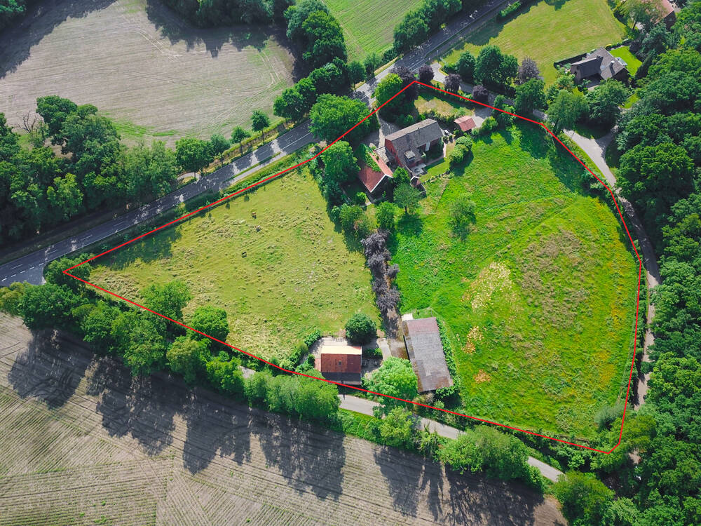 Thumbnail-Großes Wohnhaus mit Nebengebäuden - Pferdehaltung möglich.