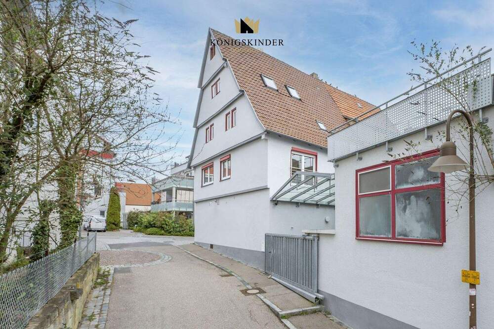 Thumbnail-Attraktives Geschäftshaus in zentraler Lage mit zusätzlichen 3 Wohneinheiten. Sofort verfügbar