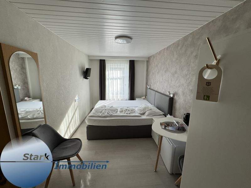 Thumbnail-Stark! Wer will eine Pension in Adorf?