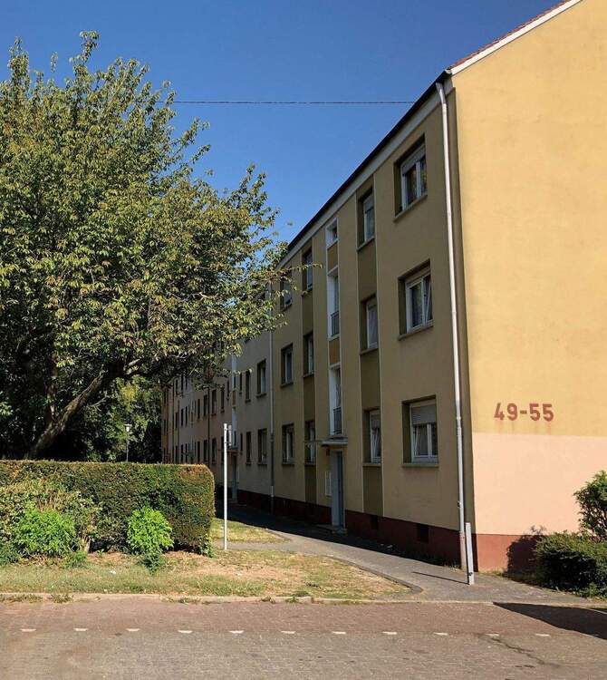 Thumbnail-Modernisierte, schöne 2-Zimmerwohnung in Zeilsheim sucht SIE!