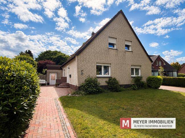 Thumbnail-Großzügiges Zweifamilienhaus in WiefelstedeNuttel (Obj.-Nr. 6630)