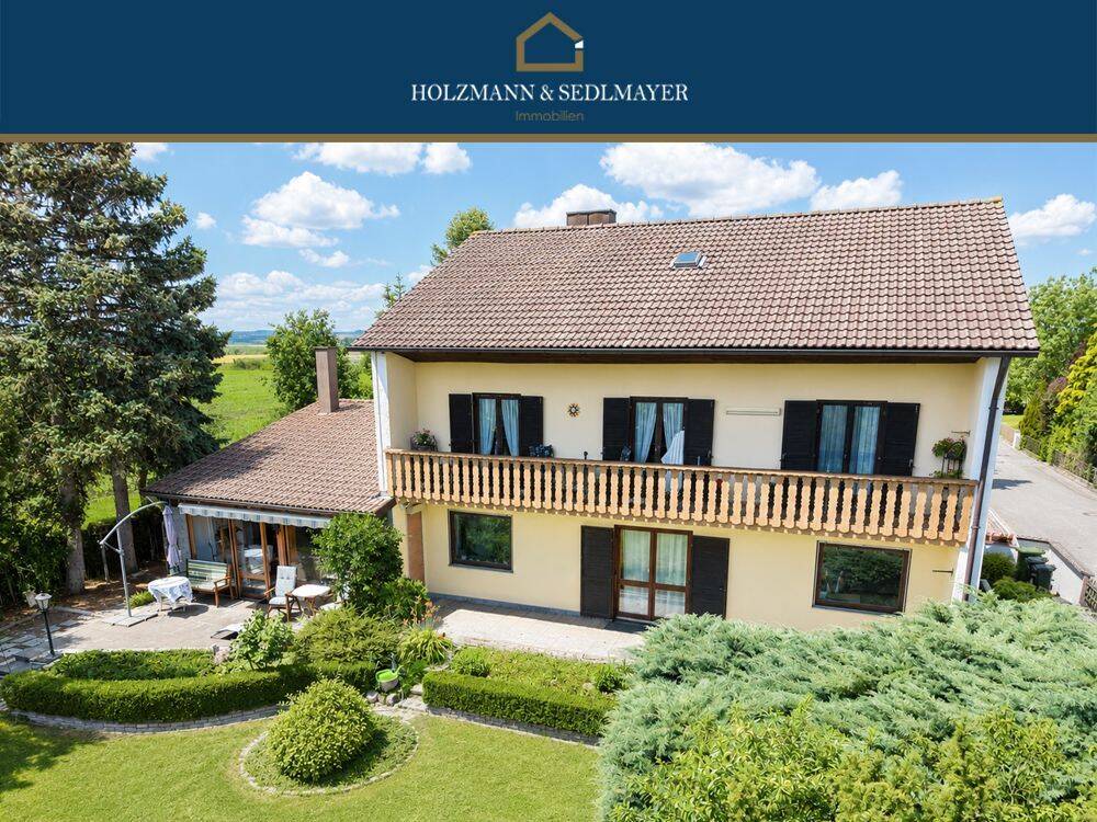 Thumbnail-Zwei Wohnungen - ein solides Investment: Vermietetes Zweifamilienhaus mit viel Platz & Potenzial
