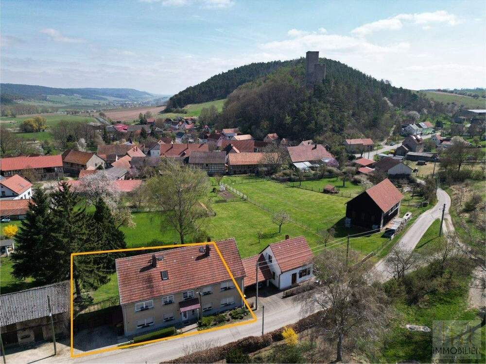 Thumbnail-Vier Wände, viele Wege - Mehrfamilienhaus mit Ehrenburgblick & Entwicklungspotenzial
