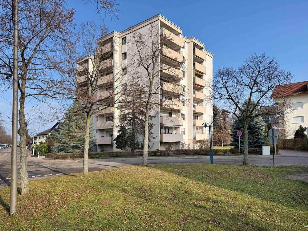 Thumbnail-Attraktive 4-Zimmer-Wohnung mit zwei Balkonen und Blick ins Grüne in Hockenheim