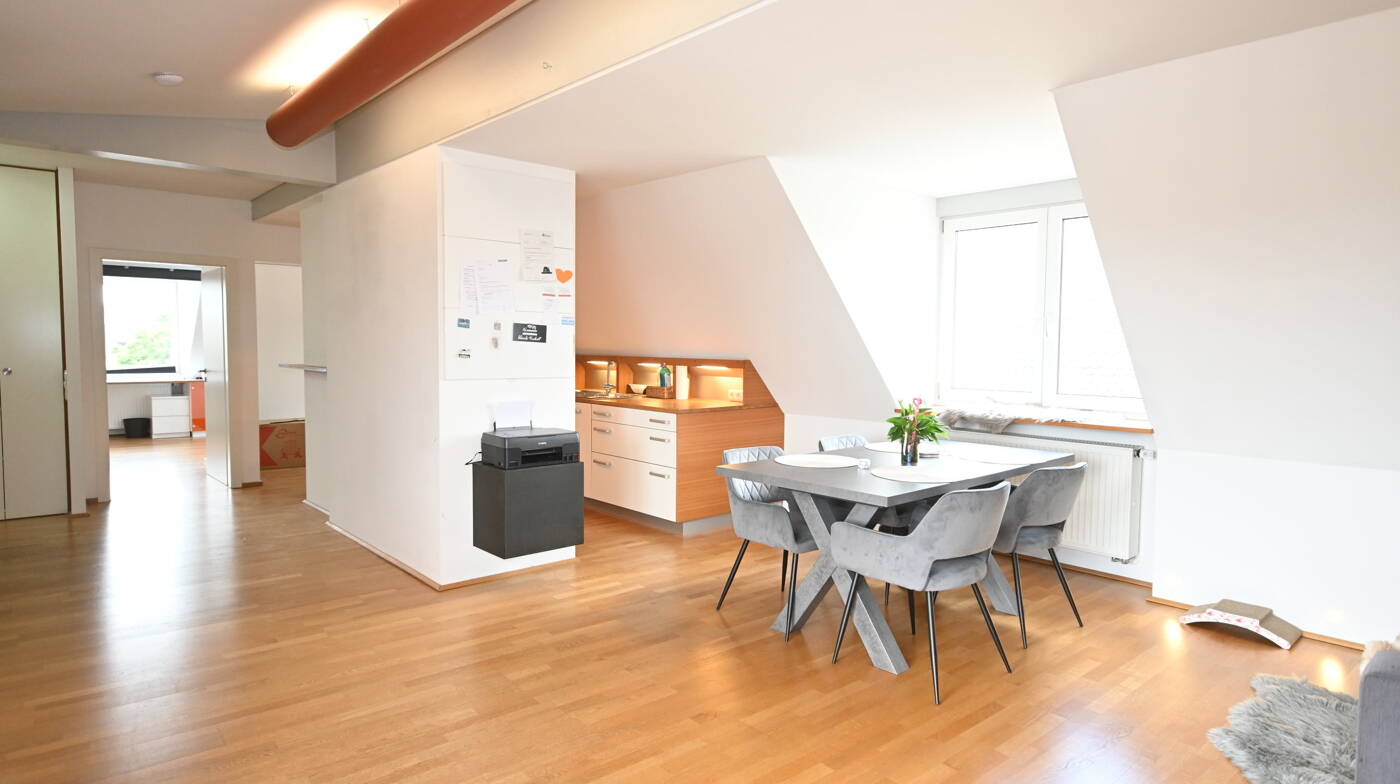 Thumbnail-Ein Highlight! Teil möblierte Dachgeschoss-Wohnung in Neumarkt