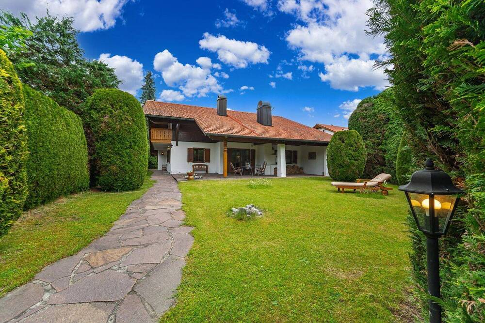 Thumbnail-Familienvergnügen: Einfamilienhaus in grüner TOP-Lage. Viel Platz, viel Grund, viel Wohnqualität!