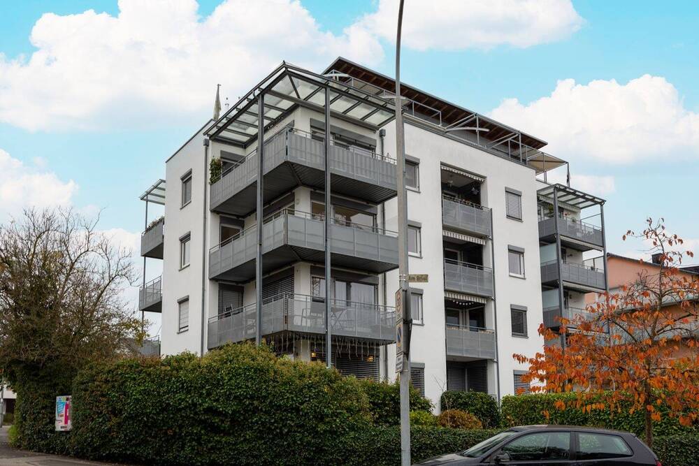Thumbnail-Sonnenverwöhnte 4-Zimmer-Mietwohnung mit drei Balkonen und Tiefgaragenstellplatz