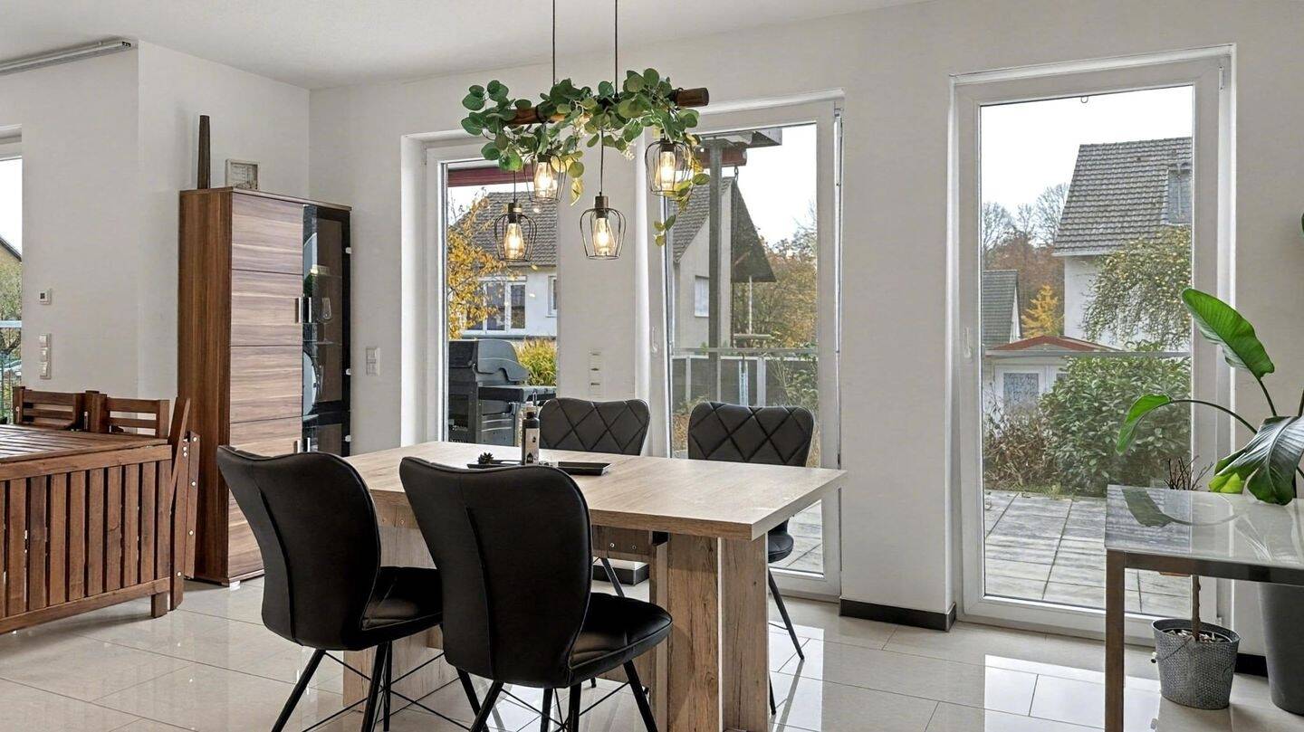 Thumbnail-RESERVIERT: Moderne 3- Zimmer-Erdgeschosswohnung mit eigenem Garten und Stellplatz